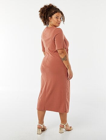 Robe unie drapée coupe midi