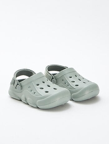 Sabots en plastique moulé à scratch