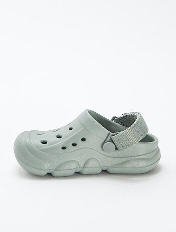 Sabots en plastique moulé à scratch