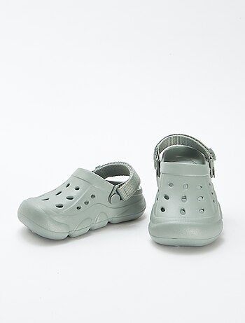 Sabots en plastique moulé à scratch