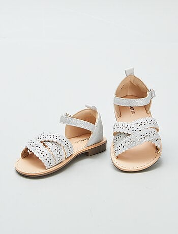 Sandales à brides ajourées