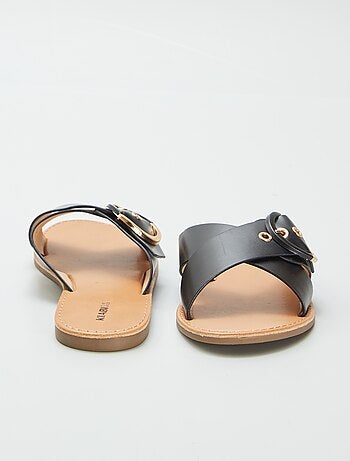 Sandales à brides croisées