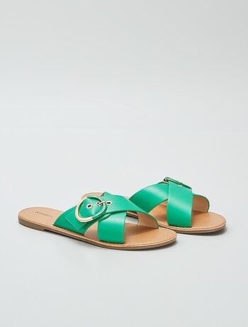 Sandales à brides croisées