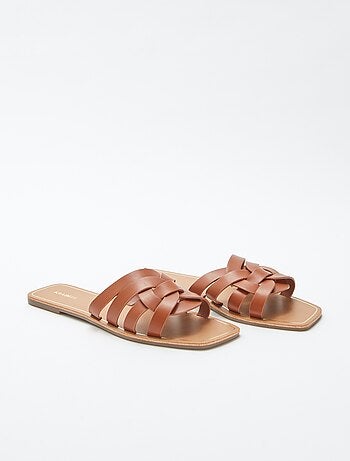Sandales avec brides croisées