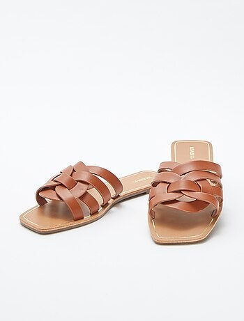 Sandales avec brides croisées