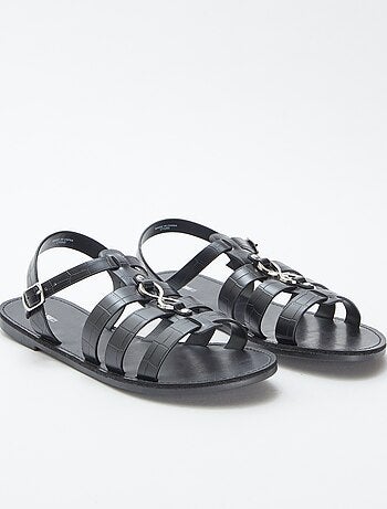 Sandales avec détails métalliques
