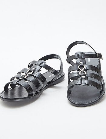 Sandales avec détails métalliques