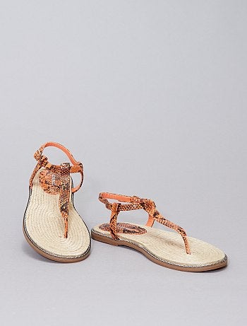 sandales plates croisées