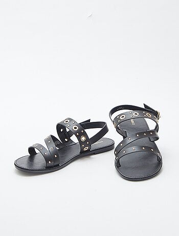 Sandales unies à brides cloutées