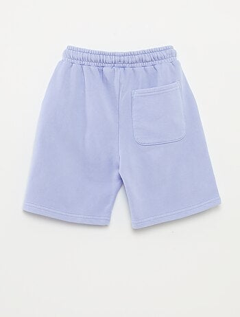 Short à grandes poches