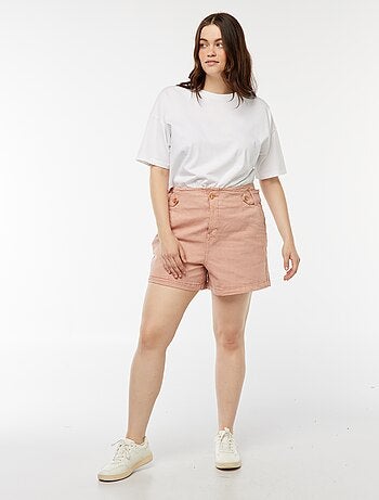 Short avec boutons dorés