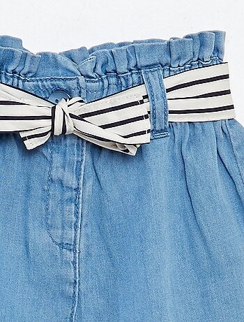 Short avec ceinture à motif
