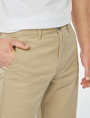 Short chino