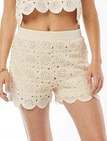 Short en macramé avec bord ondulé