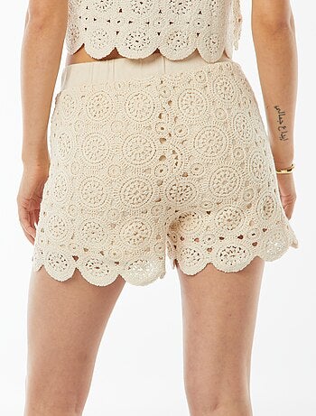 Short en macramé avec bord ondulé
