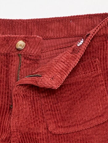 Short en velours côtelé avec 2 poches plaquées