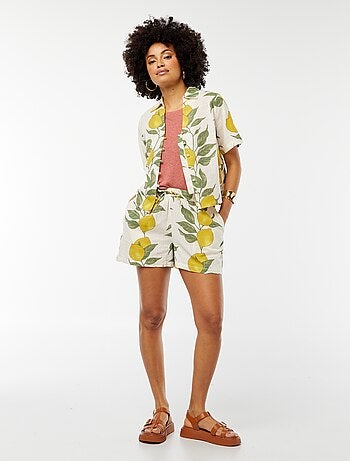 Short fluide avec imprimé citrons