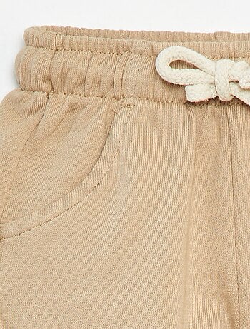 Short uni avec poches