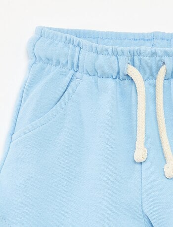 Short uni avec poches