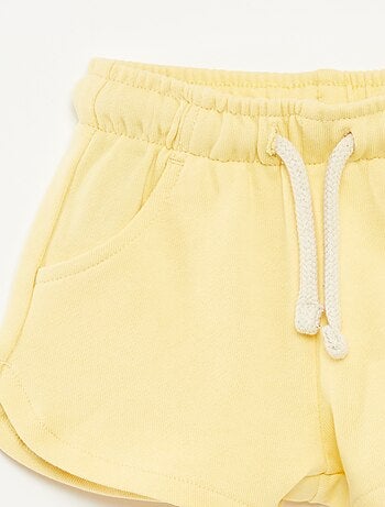 Short uni avec poches
