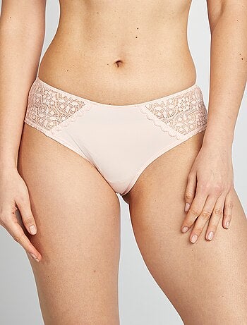 Shorty micro et dentelle