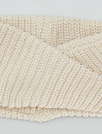 Snood en tricot et torsadé