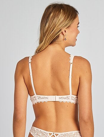 Soutien-gorge en dentelle plongeant