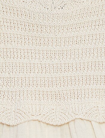 Sweat en crochet sans manches et base en voile de coton