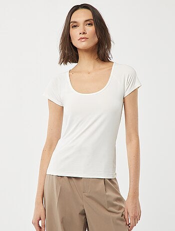 T-shirt à col rond dégagé