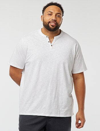 T-shirt à col tunisien