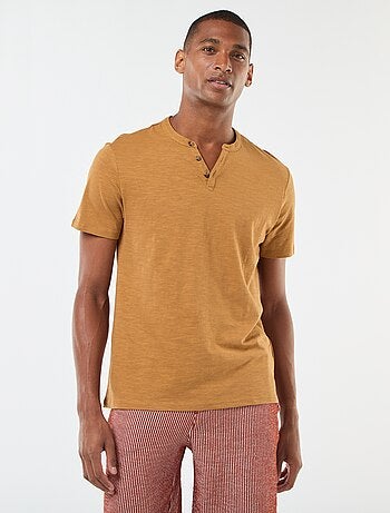 T-shirt à col tunisien manches courtes