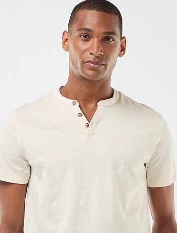 T-shirt à col tunisien manches courtes