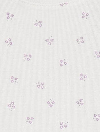 T-shirt côtelé avec bords ondulés et motifs