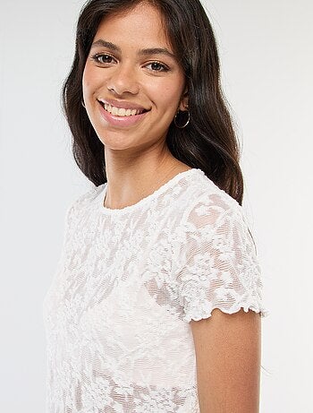 T-shirt en dentelle à manches courtes