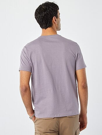 T-shirt manches courtes avec poche poitrine et broderie