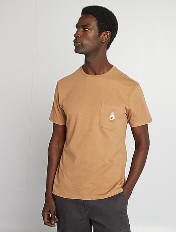 T-shirt manches courtes avec poche poitrine et broderie