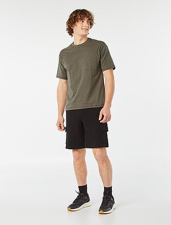 T-shirt uni avec poche poitrine