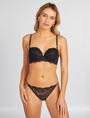 Tanga en dentelle transparente