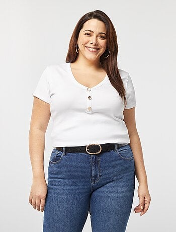 Tee-shirt côtelé avec encolure boutonnée