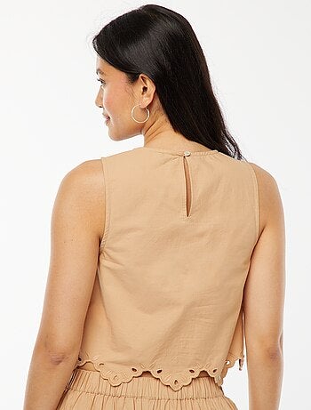 Top sans manches avec broderies anglaises