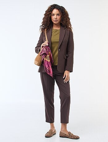 Veste blazer unie à la coupe cintrée