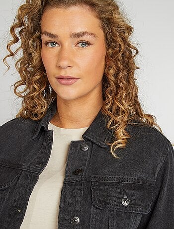 Veste en jean à manches longues avec poches poitrines à rabats