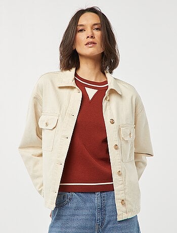 Veste en jean avec boutons dorés