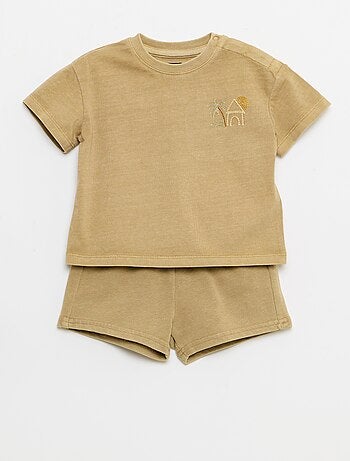 2-delige set met geborduurd T-shirt + short
