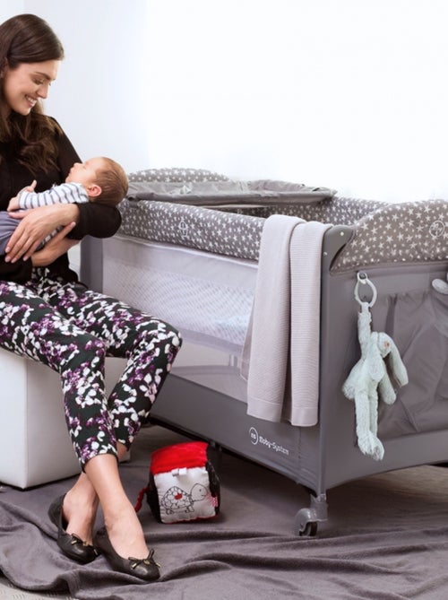2-in-1 reisbedje en box – licht, compact en praktisch voor onderweg - Kiabi 2-in-1 reisbedje en box – licht, compact en praktisch voor onderweg - Kiabi