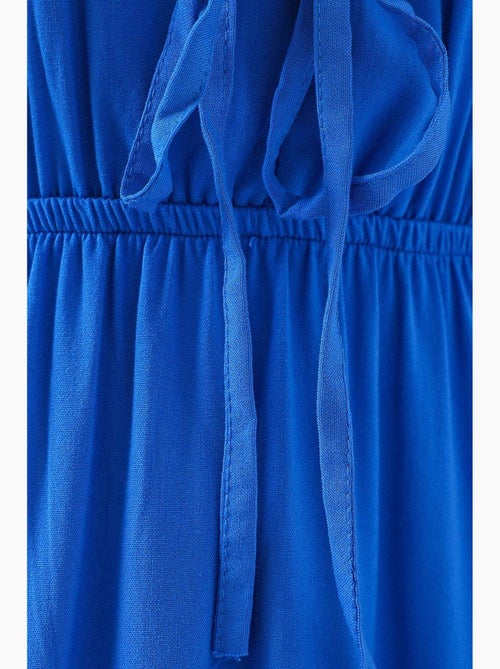 A-vormige aansluitende midi-jurk met v-hals en biesdetail bdart - Kiabi A-vormige aansluitende midi-jurk met v-hals en biesdetail bdart - Kiabi
