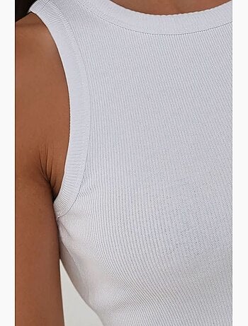 Aansluitend geribd crop top hiccup