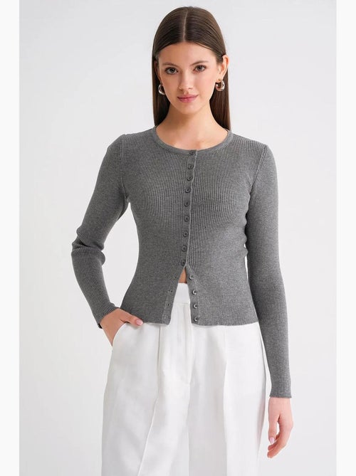 Aansluitend ribgebreid vest met knopen mixray - Kiabi Aansluitend ribgebreid vest met knopen mixray - Kiabi