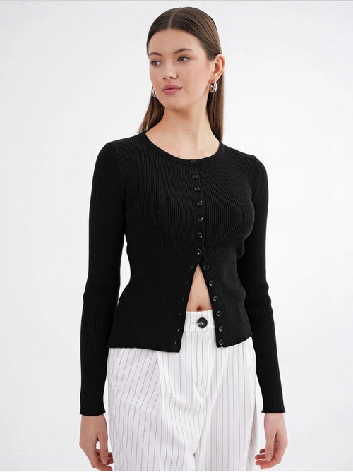 Aansluitend ribgebreid vest met knopen mixray - Kiabi Aansluitend ribgebreid vest met knopen mixray - Kiabi