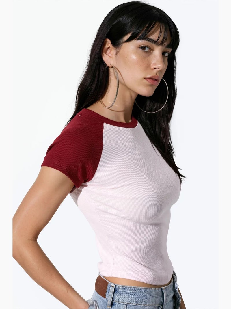 Aansluitend t-shirt met ronde hals en kleurvlakken busem Roze - Kiabi